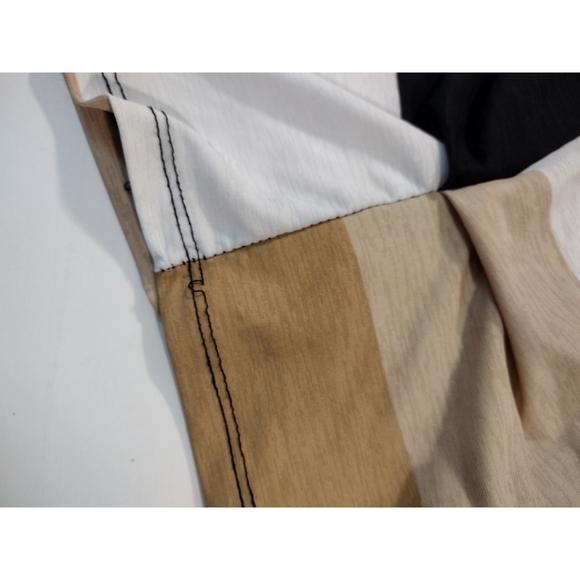 Flower & Feather color block shirt with keyhole back - Picture 4 of 10